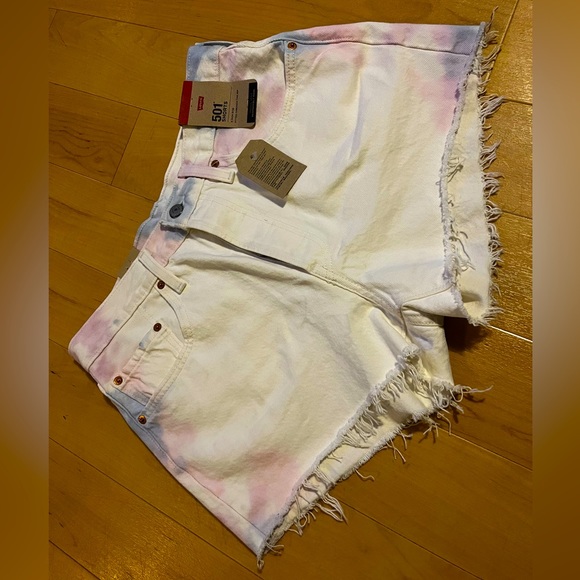 Levi's Pants - New 🎉 Levi’s 501 Shorts size 30